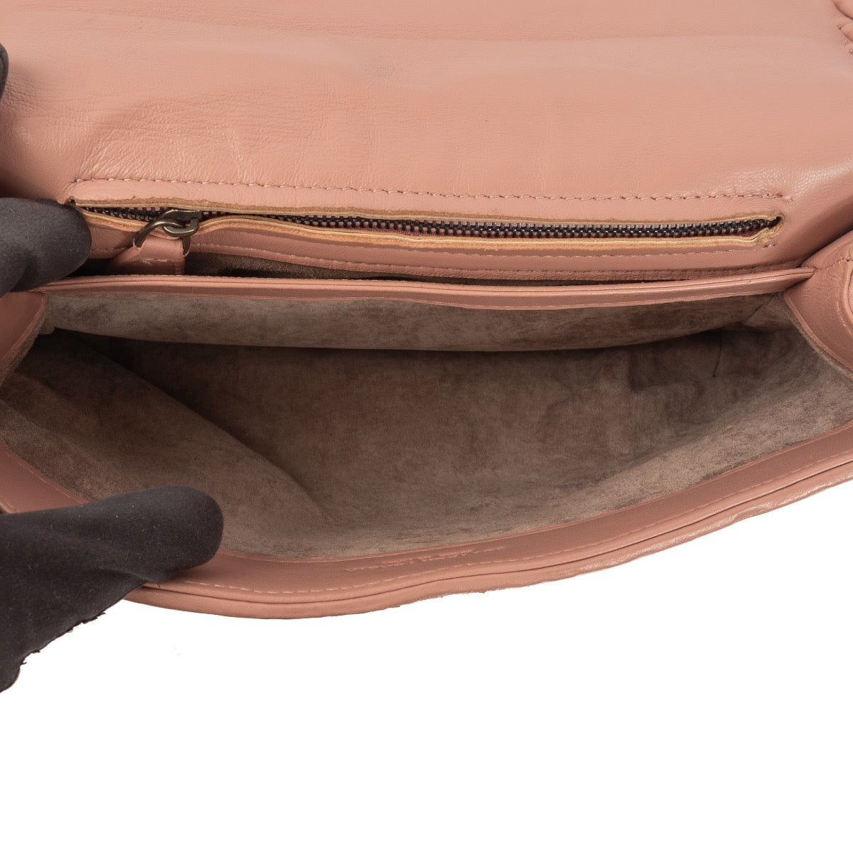 Shop safe online at Labellov in Antwerp, Brussels and Knokke this 100% authentic second hand Bottega Veneta Pink Intrecciato Crossbody