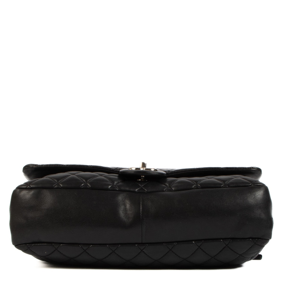 shop 100% authentic second hand Chanel Black Classic Flap Bag on Labellov.com