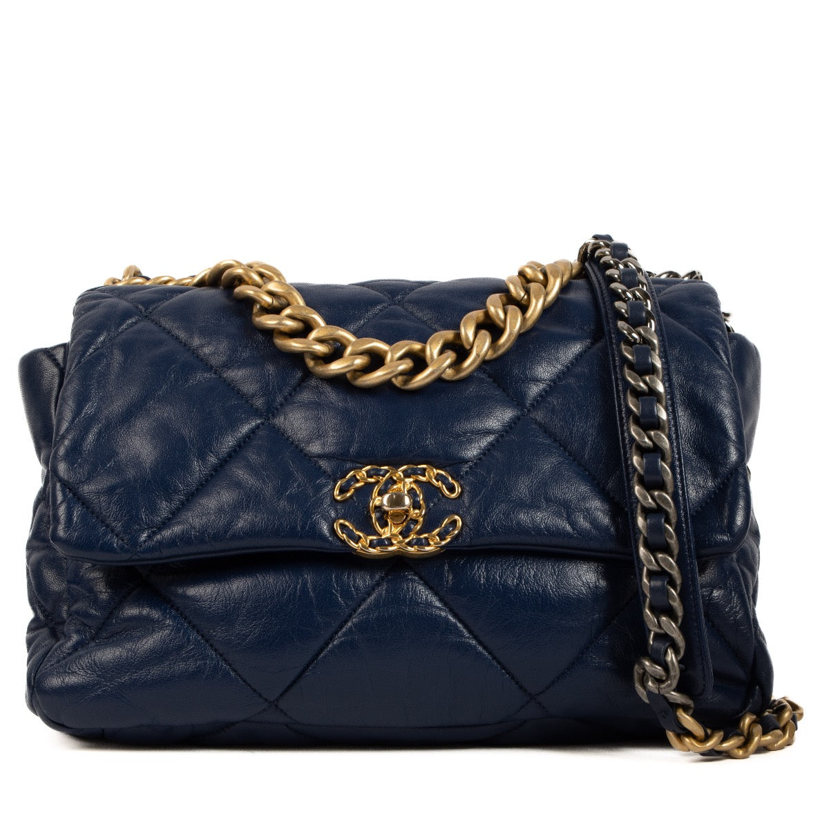 Shop safe online at Labellov in Antwerp, Brussels and Knokke this 100% authentic second hand Chanel Blue Shiny Goatskin Crossbody Medium 19 Crossbody