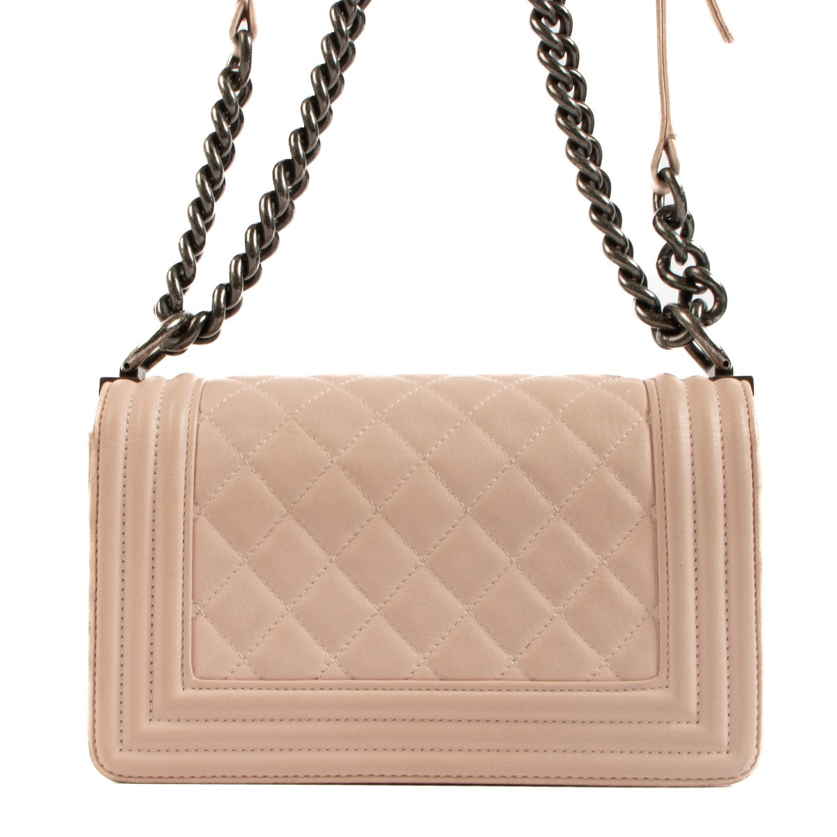 Shop safe online at Labellov in Antwerp, Brussels and Knokke this 100% authentic second hand Chanel Pink Quilted Calfskin Small Boy Bag