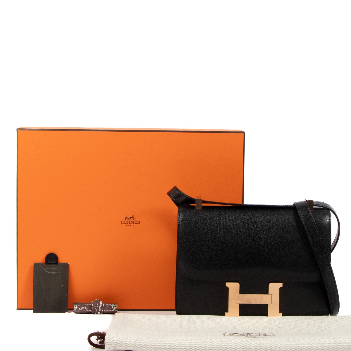 Shop 100% authentic second-hand Hermès Black Constance Chèvre Rose GHW on Labellov.com and in the stores in Antwerp, Brussels and Knokke. Hermès Black Constance 24 Chèvre Chamkila RGHW available online.