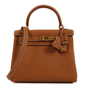 Achetez seconde main Hermes Kelly 25 chez Labellov Hermès 2023 Kelly 25 Gold Togo