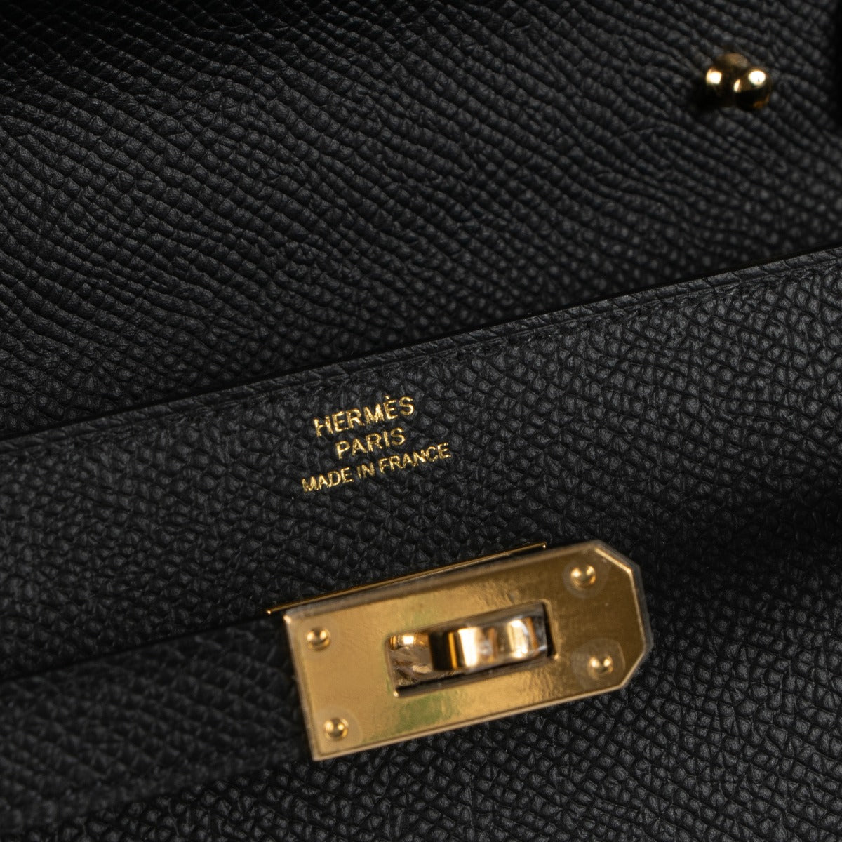 Portefeuille Hermès Kelly To Go en cuir Epsom noir avec finitions dorées
