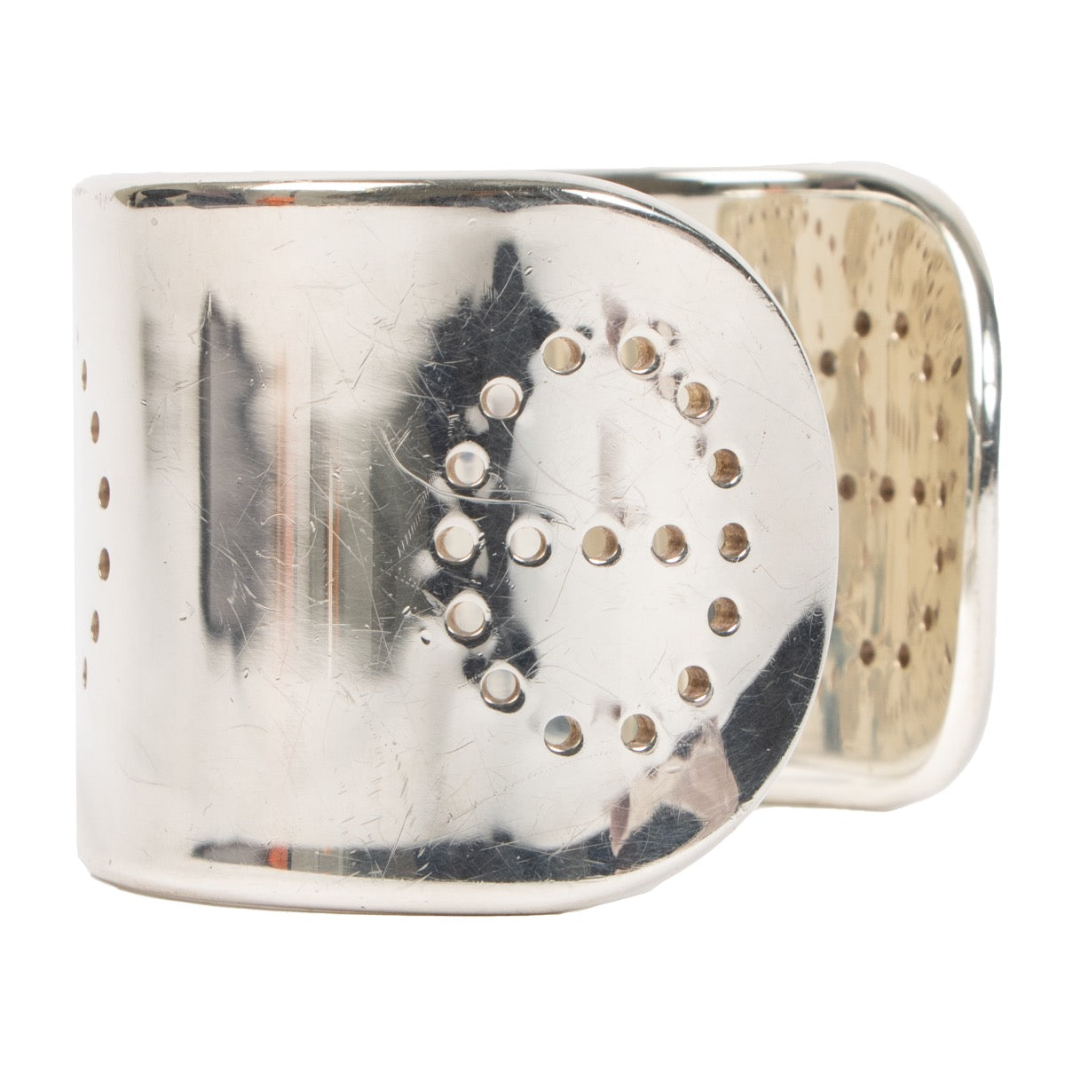 Shop safe online at Labellov in Antwerp, Brussels and Knokke this 100% authentic second hand Hermès Silver Eclipse Cuff Bracelet