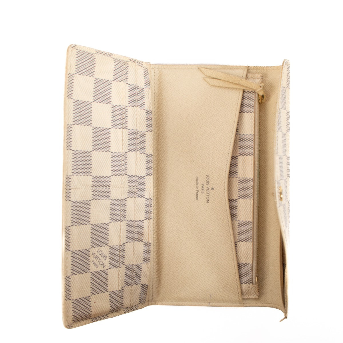 Shop 100% authentic second-hand Louis Vuitton White Damier Azur Wallet on Labellov.com
