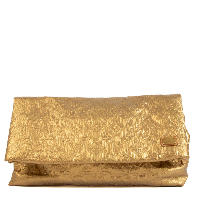 Louis Vuitton Gold Limelight Clutch for the best price at Labellov secondhand luxury in Antwerp