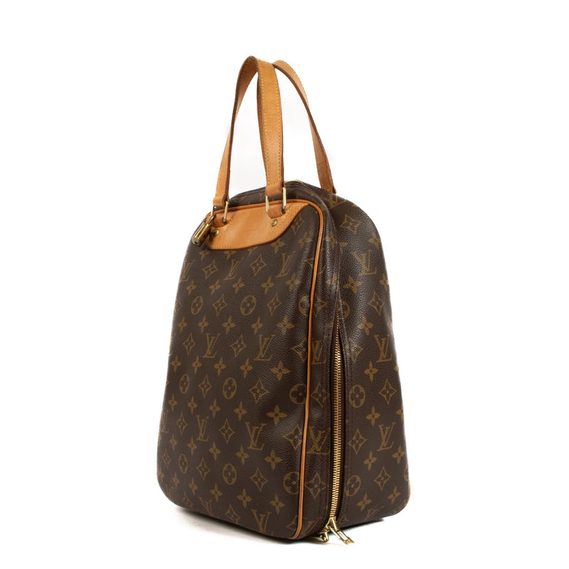 Shop safe online at Labellov in Antwerp, Brussels and Knokke this 100% authentic second hand Louis Vuitton Monogram Canvas Excursion Top Handle Bag