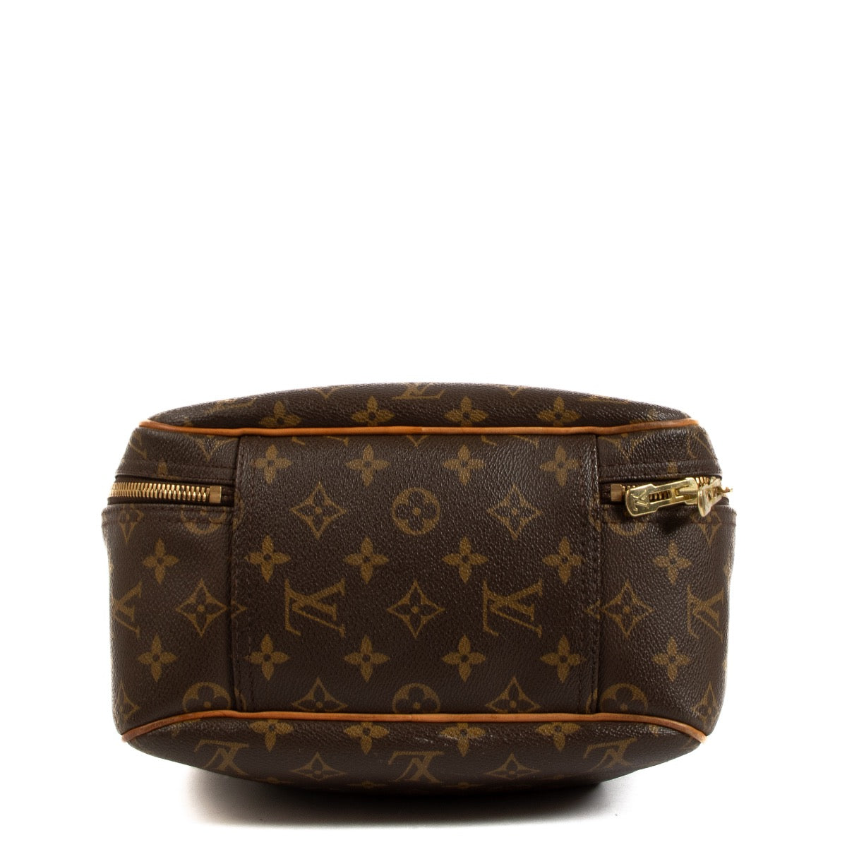 Shop safe online at Labellov in Antwerp, Brussels and Knokke this 100% authentic second hand Louis Vuitton Monogram Canvas Excursion Top Handle Bag