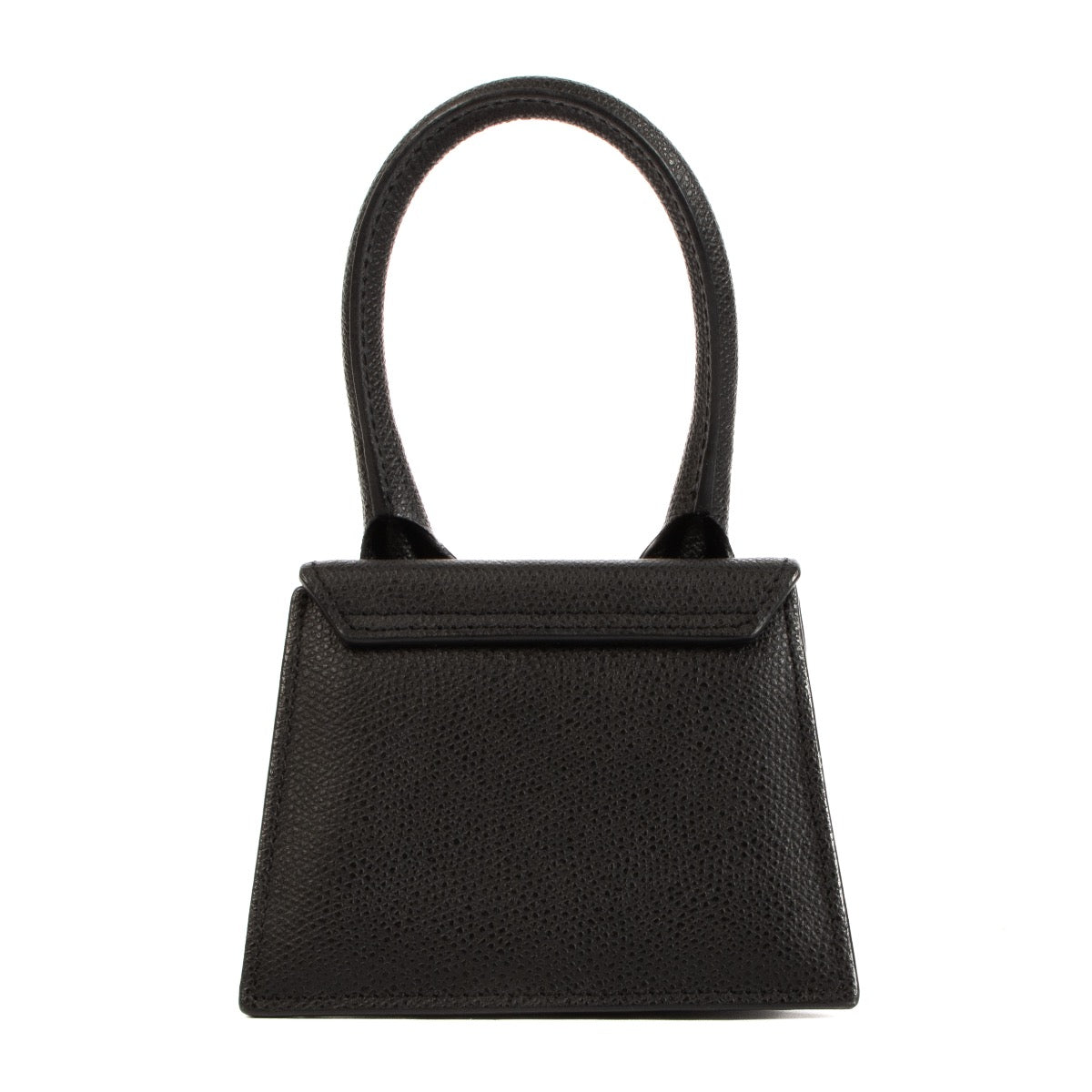 Shop safe online at Labellov in Antwerp, Brussels and Knokke this 100% authentic second hand Jacquemus Black Leather Le Chiquito