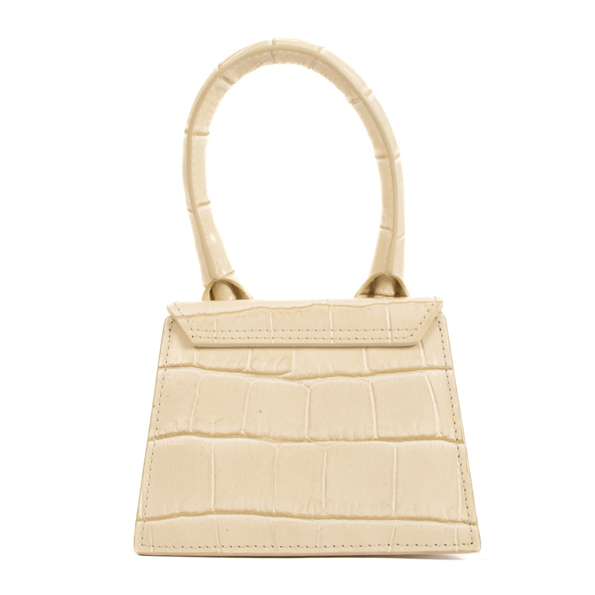 Shop safe online at Labellov in Antwerp, Brussels and Knokke this 100% authentic second hand Jacquemus Ivory Leather Le Chiquito
