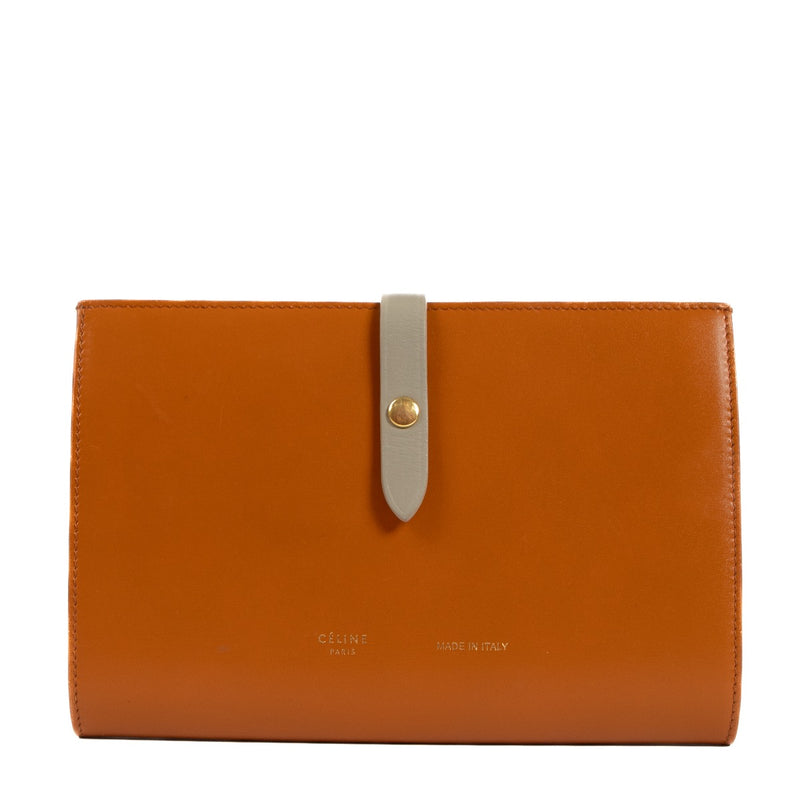 Buy authentic secondhand Celine wallet at the right price at LabelLOV vintage webshop. Safe and secure online shopping. Koop authentieke tweedehands Delvaux met juiste prijs bij LabelLOV.