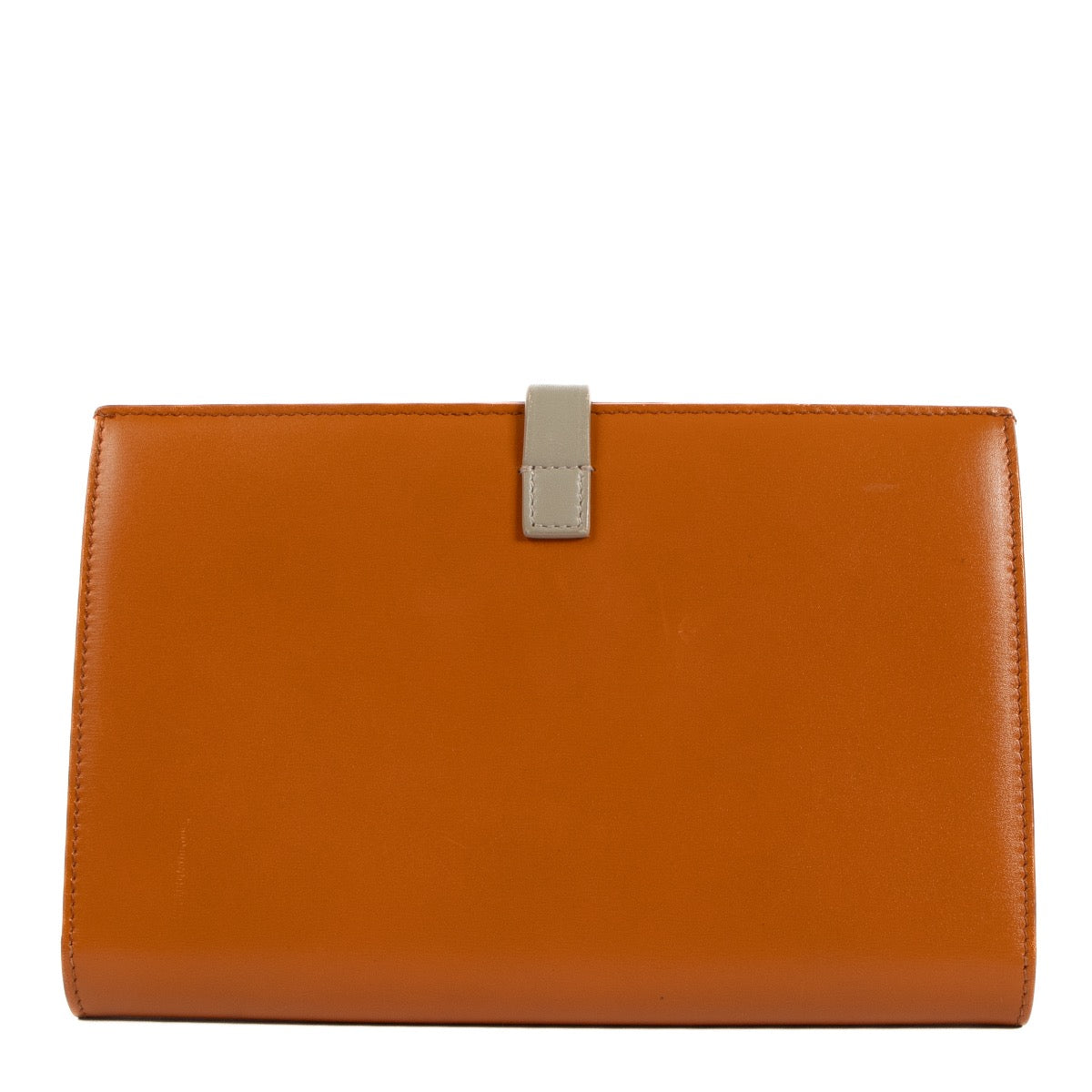 Buy authentic secondhand Celine wallet at the right price at LabelLOV vintage webshop. Safe and secure online shopping. Koop authentieke tweedehands Delvaux met juiste prijs bij LabelLOV.