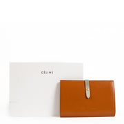 Buy authentic secondhand Celine wallet at the right price at LabelLOV vintage webshop. Safe and secure online shopping. Koop authentieke tweedehands Delvaux met juiste prijs bij LabelLOV.