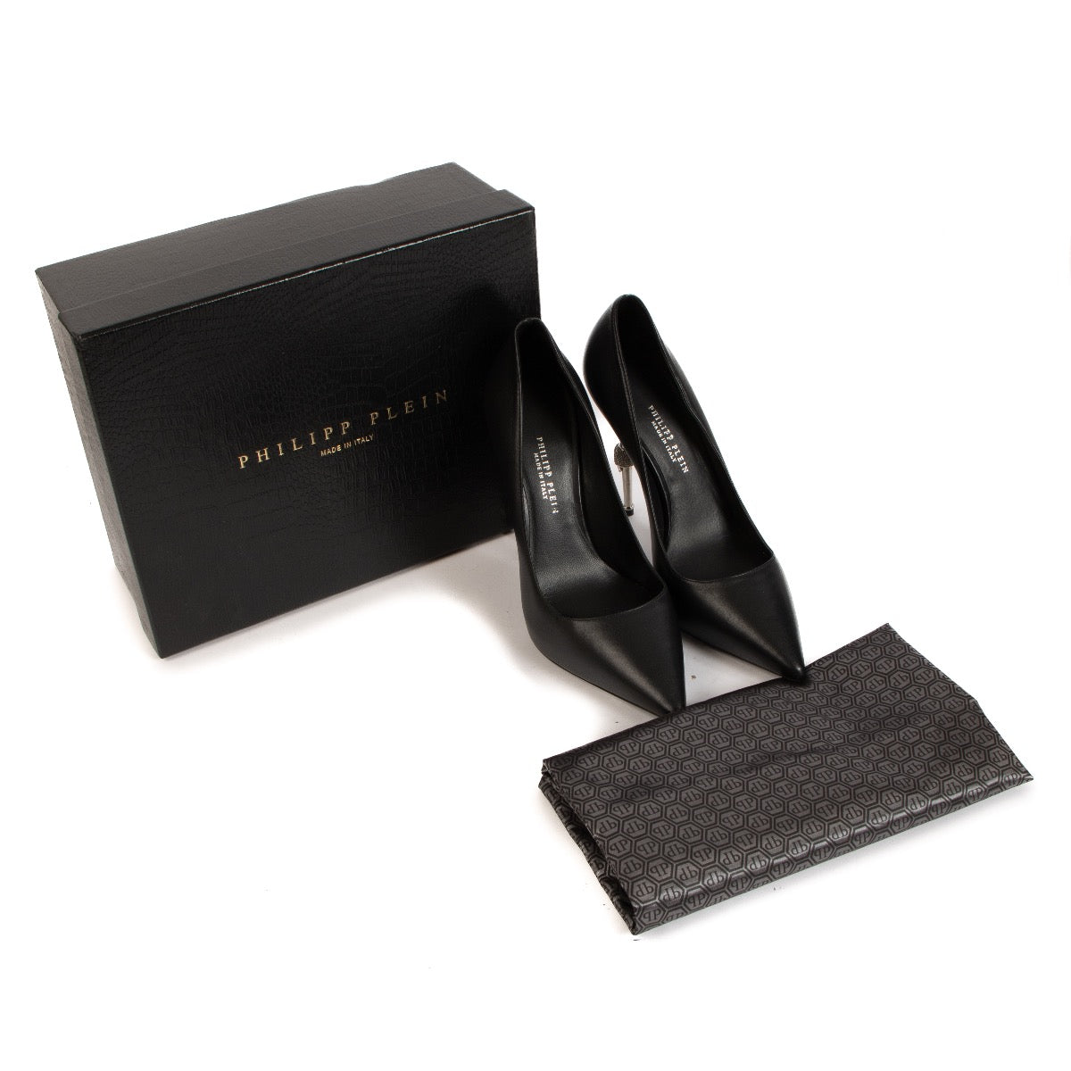 Shop safe online at Labellov in Antwerp, Brussels and Knokke these 100% authentic second hand Philipp Plein Black Leather Crystal Skull Pointed-Toe Pumps - size 38