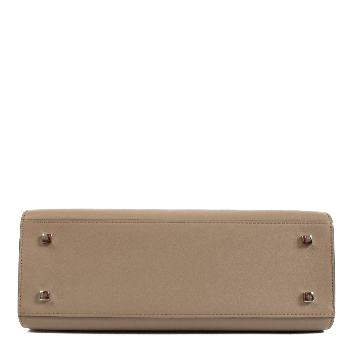 Shop safe online at Labellov in Antwerp, Brussels and Knokke this 100% authentic second hand Delvaux Tempête MM Tourterelle Supple Calf