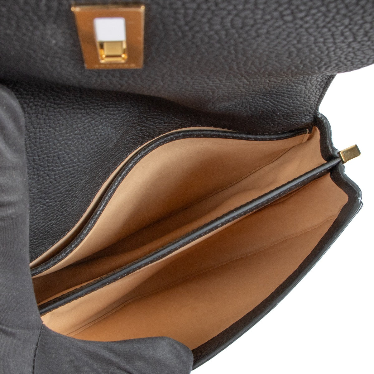 Shop safe online at Labellov in Antwerp this 100% authentic second hand Delvaux Le Mutin Black Crispy Calf Crossbody