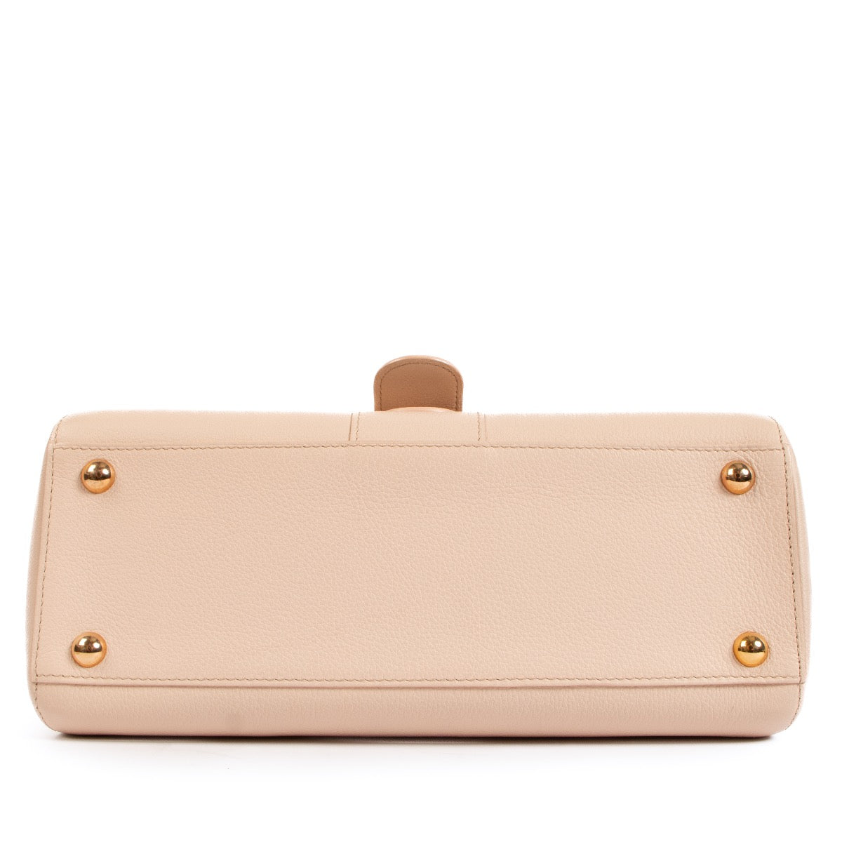 Shop safe online at Labellov in Antwerp, Brussels and Knokke this 100% authentic second hand Delvaux Nude Sellier Brillant East/West Mini Bag