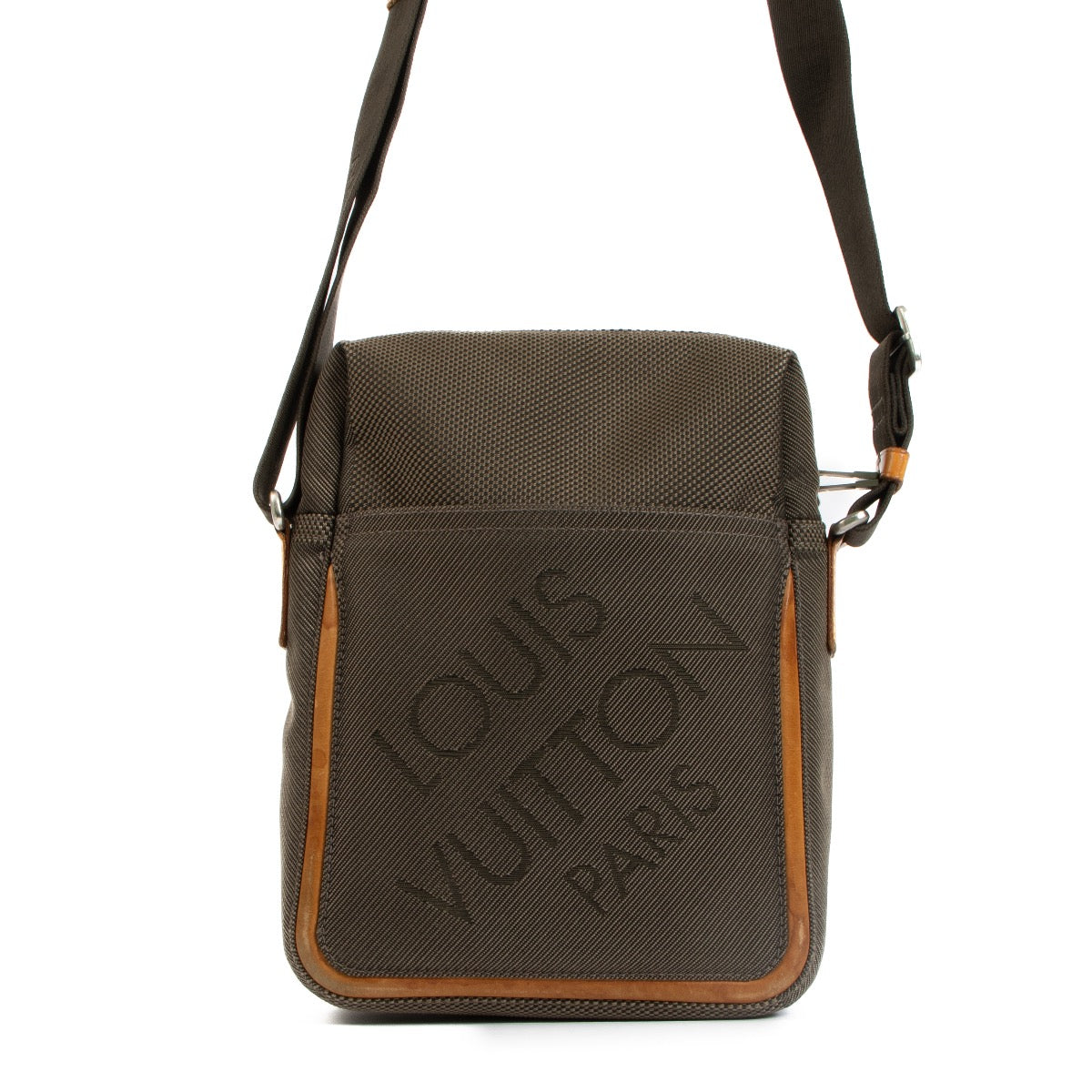 Shop safe online at Labellov in Antwerp, Brussels and Knokke this 100% authentic second hand Louis Vuitton Geant Canvas Citadin Crossbody