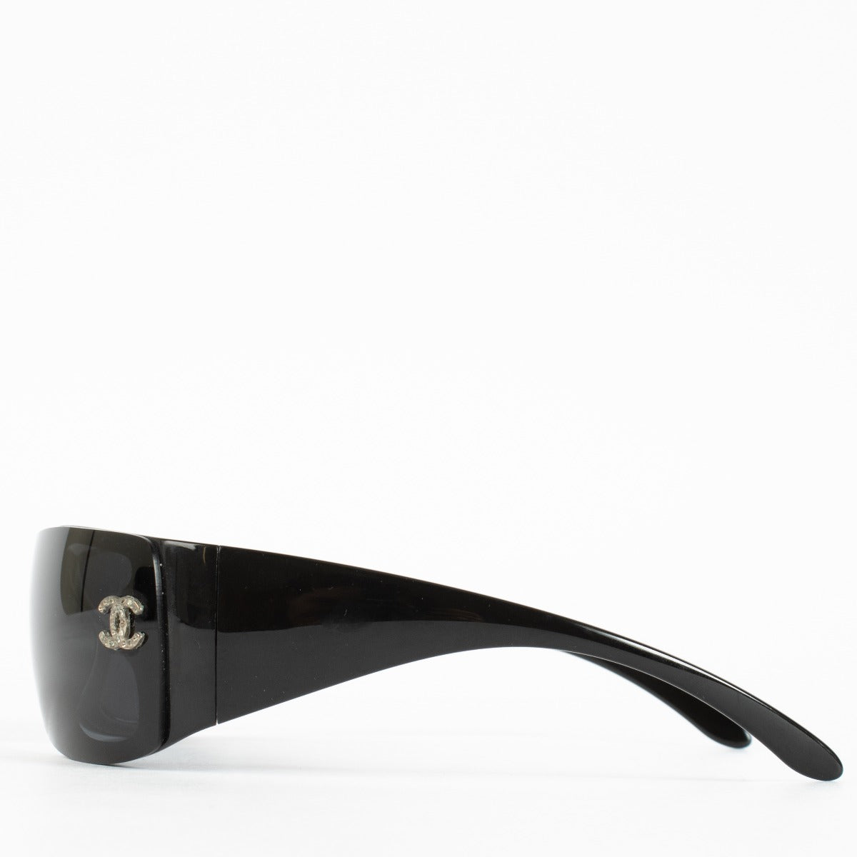 Authentic preloved Chanel Black Sunglasses on Labellov.com