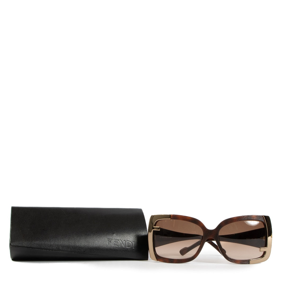 Shop safe online at Labellov in Antwerp, Brussels and Knokke these 100% authentic second hand Fendi Brown Acetate FS5117 Sunglasses