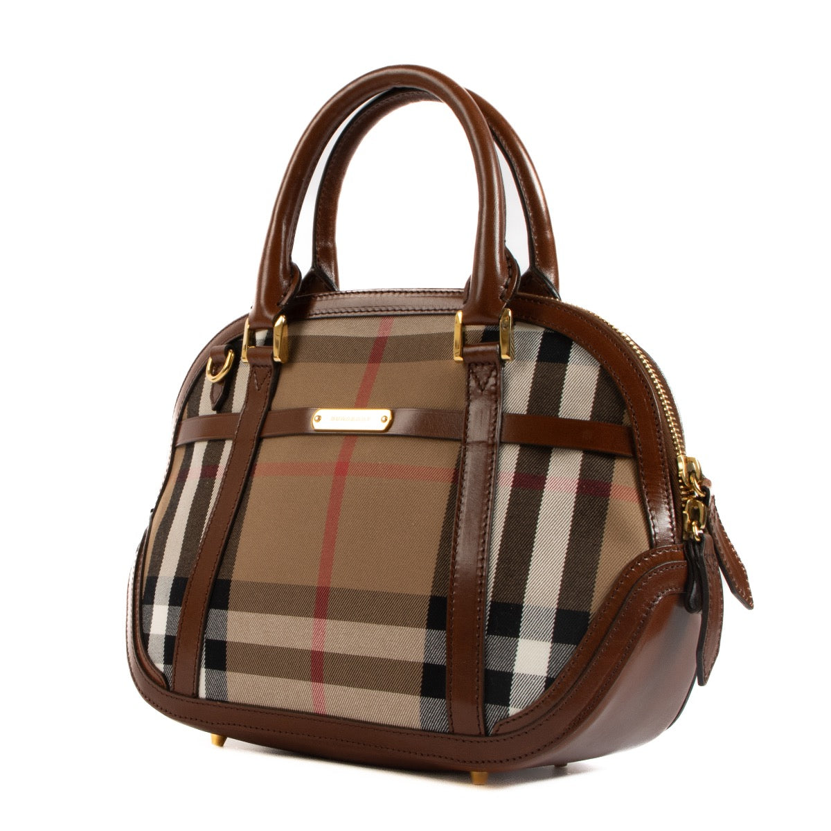 Shop safe online at Labellov in Antwerp, Brussels and Knokke this 100% authentic second hand Burberry Nova Check Orchard Shoulder Bag