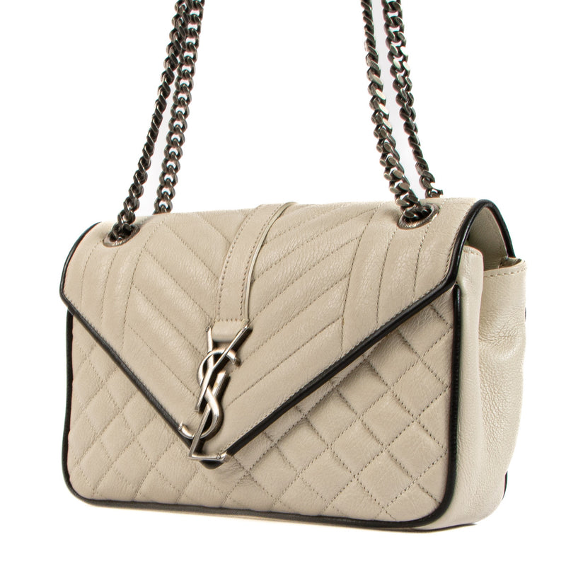 Saint Laurent Cream Medium Envelope Bag aan de beste prijs bij Labellov tweedehands luxe in Antwerpen