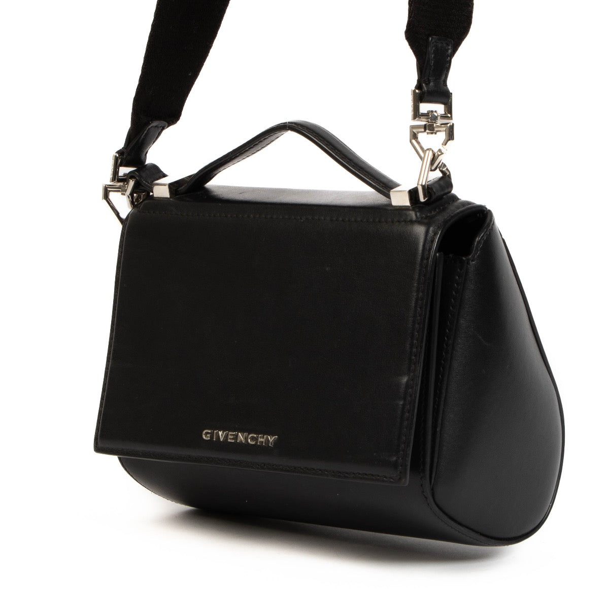 Shop safe online at Labellov in Antwerp, Brussels and Knokke this 100% authentic second hand Givenchy Black Pandora Box Crossbody