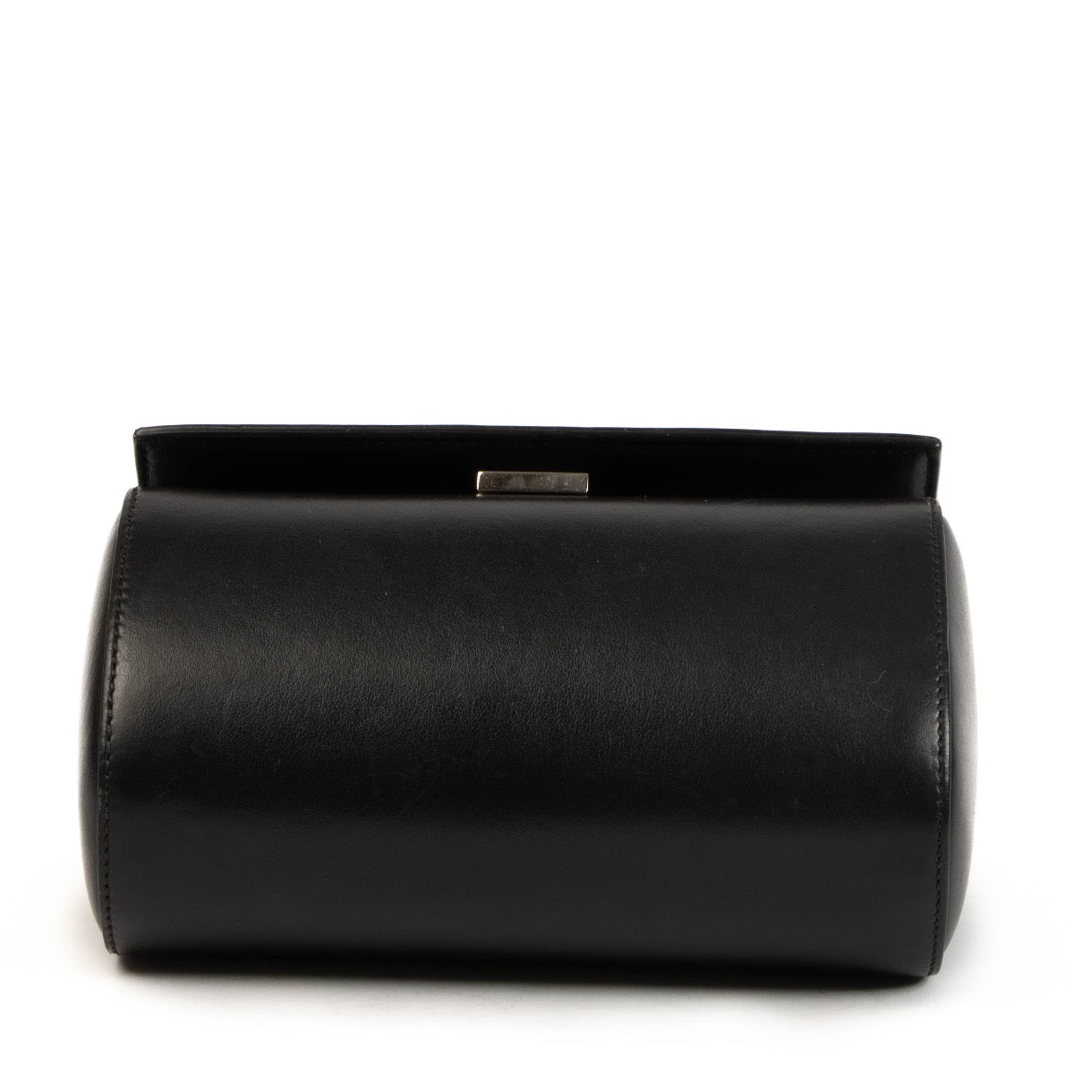 Shop safe online at Labellov in Antwerp, Brussels and Knokke this 100% authentic second hand Givenchy Black Pandora Box Crossbody