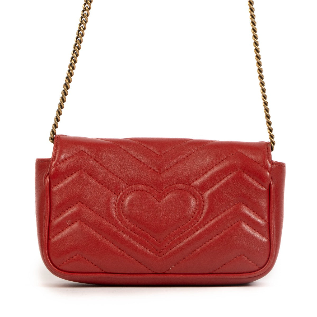Shop safe online at Labellov in Antwerp, Brussels and Knokke this 100% authentic second hand Gucci Red Matelassé Leather Micro GG Marmont Crossbody
