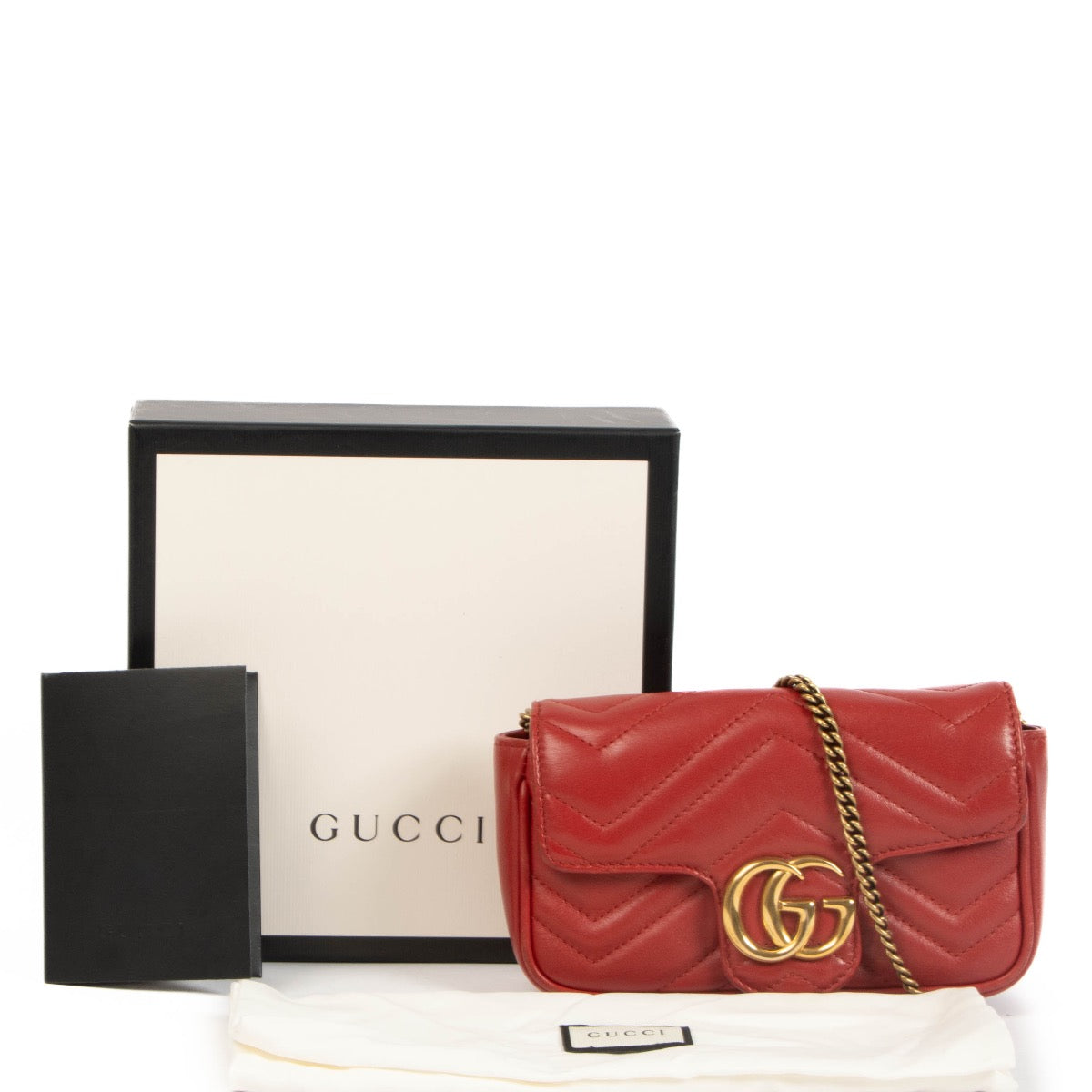 Shop safe online at Labellov in Antwerp, Brussels and Knokke this 100% authentic second hand Gucci Red Matelassé Leather Micro GG Marmont Crossbody