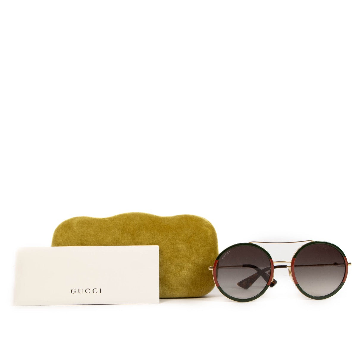 Shop safe online at Labellov in Antwerp, Brussels and Knokke this 100% authentic second hand Gucci Round Web Sunglasses