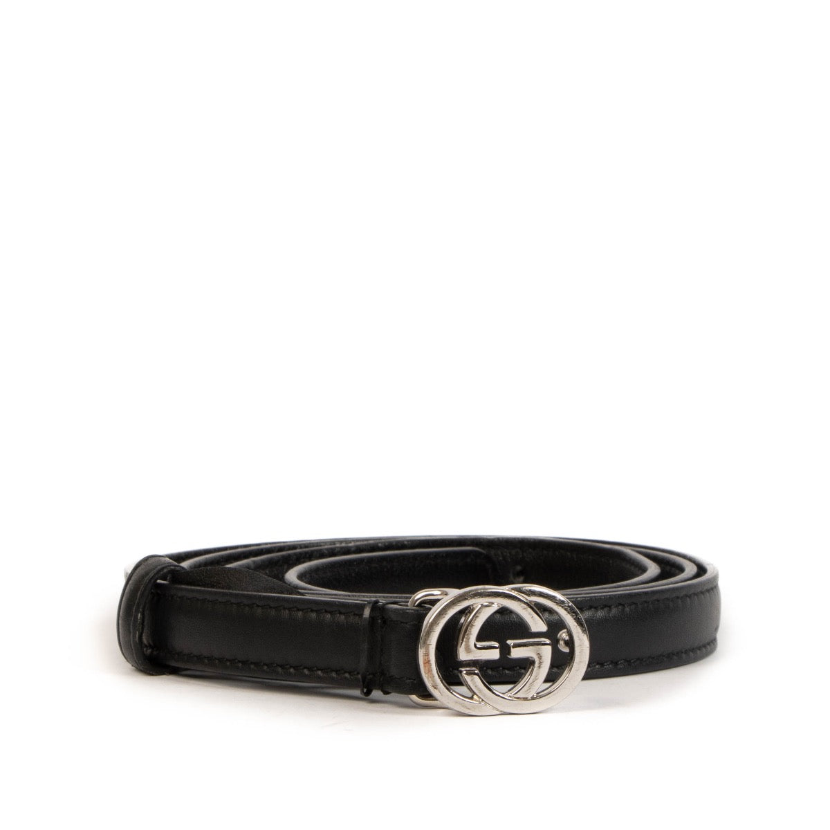 Shop safe online at Labellov in Antwerp, Brussels and Knokke this 100% authentic second hand Gucci Black Leather Thin Belt - size 90