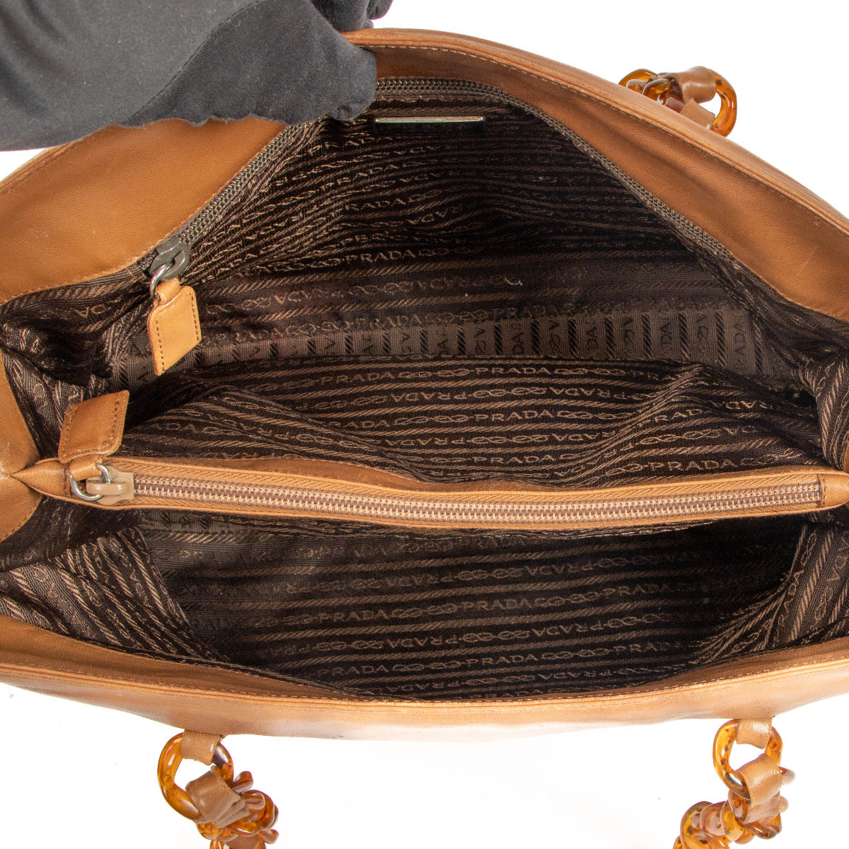 Prada schoudertas van camelkleurig leer