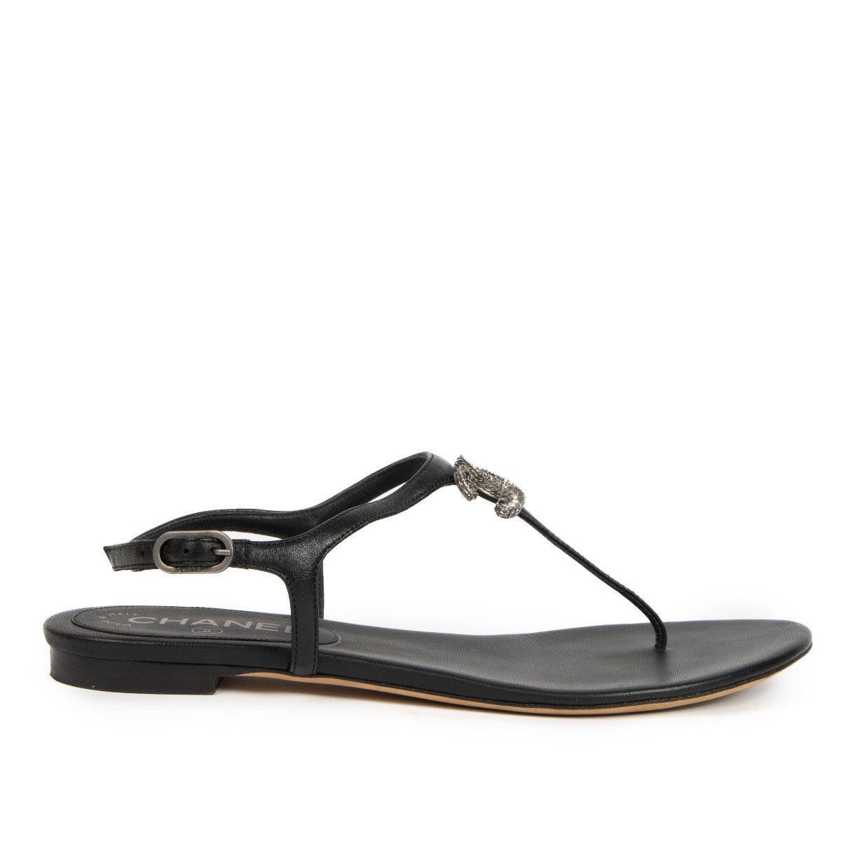 Shop safe online at Labellov in Antwerp, Brussels and Knokke these 100% authentic second hand Chanel Black Crystal CC Sandals