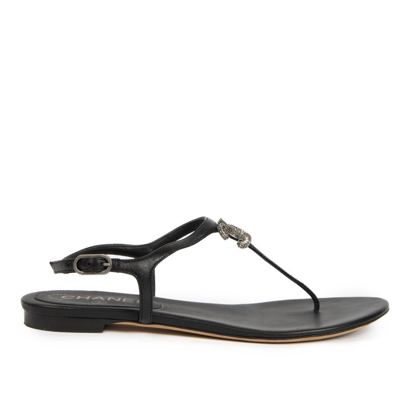 Shop safe online at Labellov in Antwerp, Brussels and Knokke these 100% authentic second hand Chanel Black Crystal CC Sandals