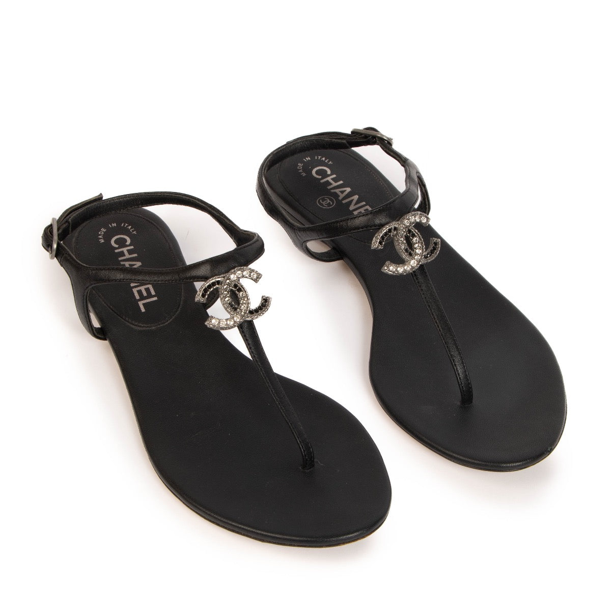Shop safe online at Labellov in Antwerp, Brussels and Knokke these 100% authentic second hand Chanel Black Crystal CC Sandals