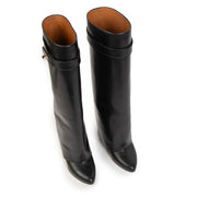 Shop safe online at Labellov in Antwerp, Brussels and Knokke this 100% authentic second hand Givenchy Black Shark Lock Boots