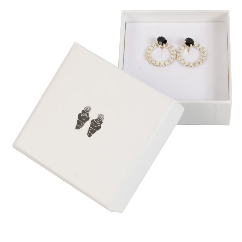 Shop safe online at Labellov in Antwerp, Brussels and Knokke these 100% authentic second hand Wouters & Hendrix Sterling Silver Chain Onyx Earrings