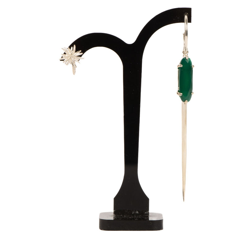 Shop safe online at Labellov in Antwerp, Brussels and Knokke this 100% authentic second hand Wouters & Hendrix Sterling Silver Spike Asymmetric Earrings