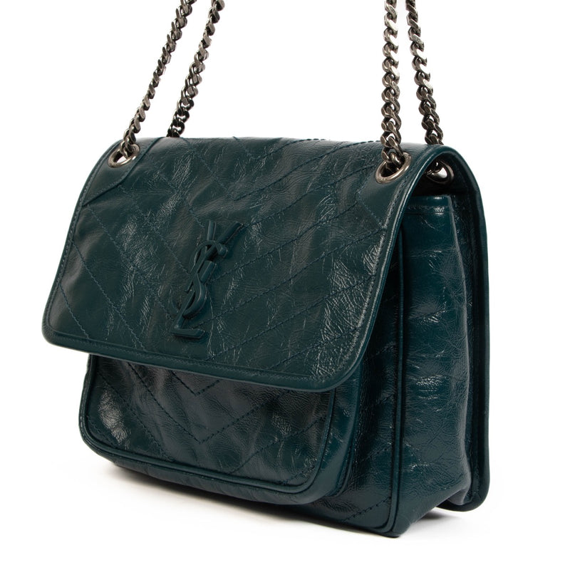 Shop safe online at Labellov in Antwerp, Brussels and Knokke this 100% authentic second hand Saint Laurent Green Leather Medium Niki Crossbody