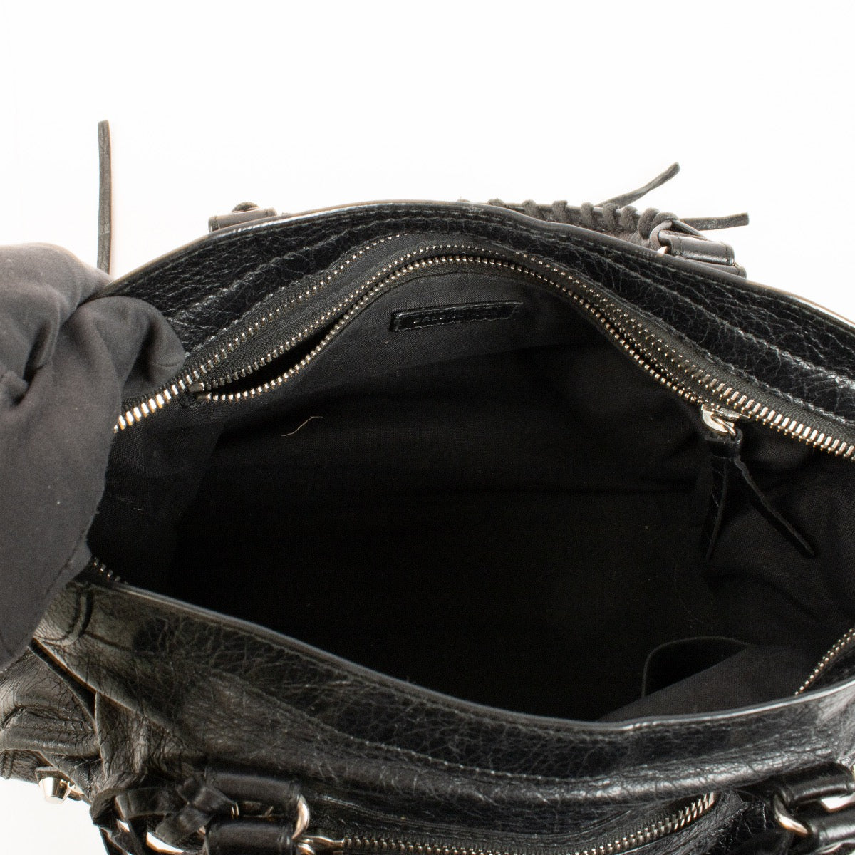 Authentic second hand Balenciaga Black City Shoulder bag on Labellov.com
