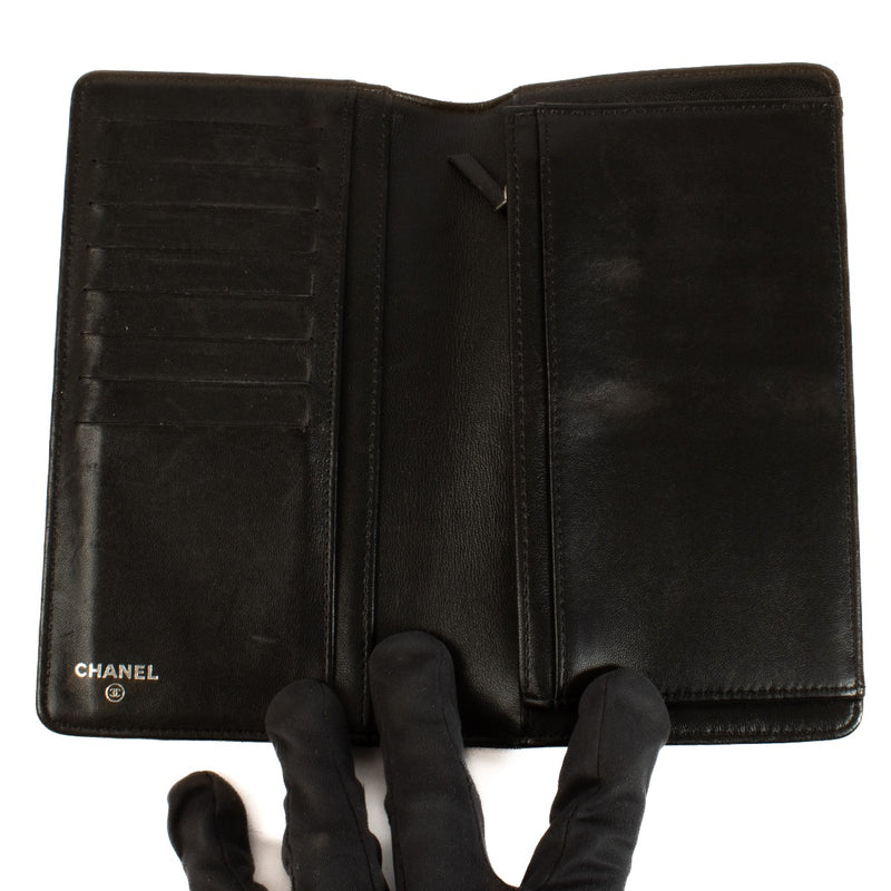 Authentic second hand Chanel Black Boy Wallet on Labellov.com