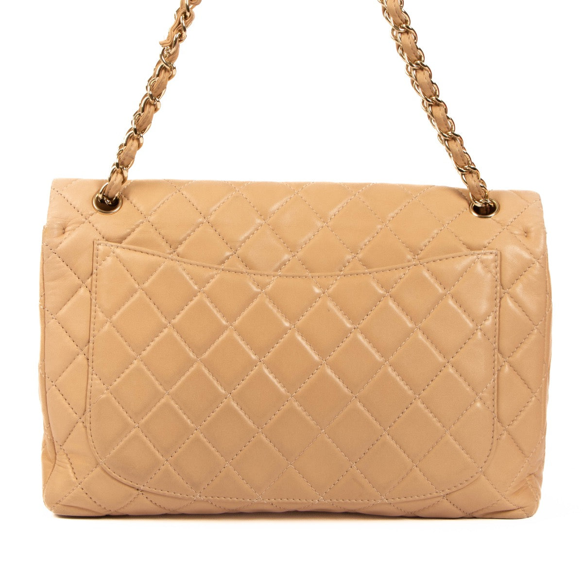 Shop safe online at Labellov in Antwerp, Brussels and Knokke this 100% authentic second hand Chanel Beige Lambskin Maxi Classic Bag