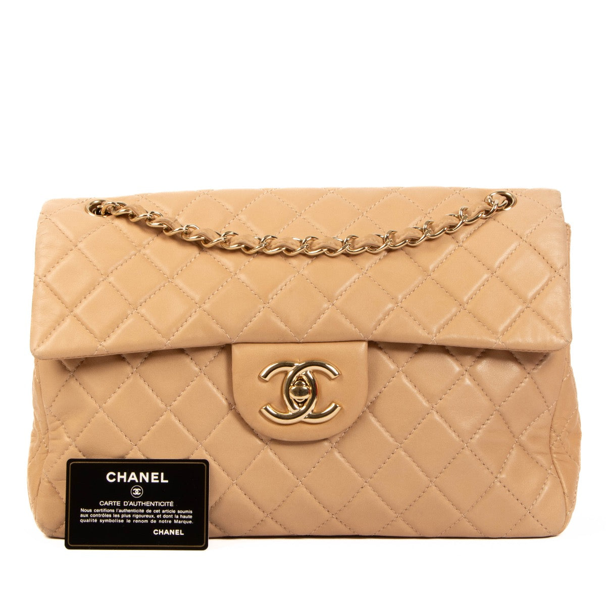 Shop safe online at Labellov in Antwerp, Brussels and Knokke this 100% authentic second hand Chanel Beige Lambskin Maxi Classic Bag