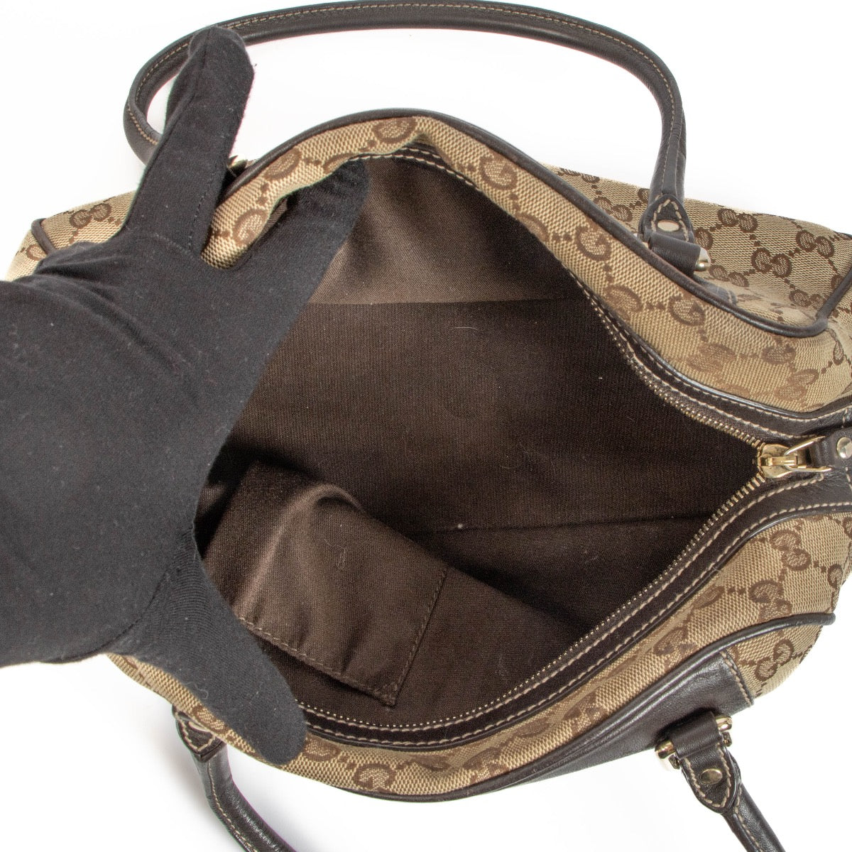 Shop 100% authentic second-hand Gucci GG Vintage Canvas Bag Labellov.com