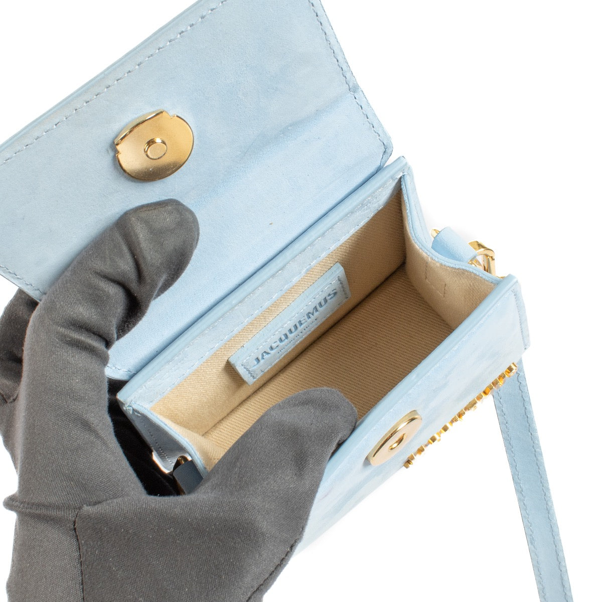 Shop safe online at Labellov in Antwerp, Brussels and Knokke this 100% authentic second hand Jacquemus Blue Suede Le Chiquito Bag