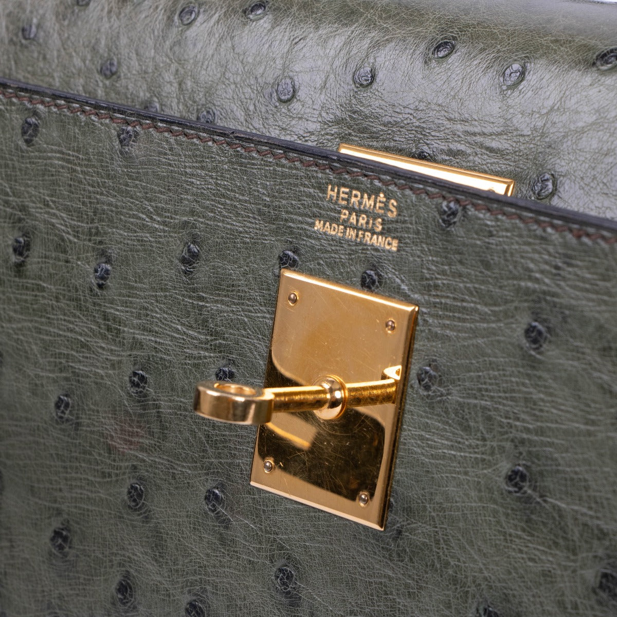 Authentic second hand vintage 1995 Hermès Kelly 32 Vert Olive Ostrich on www.labellov.com