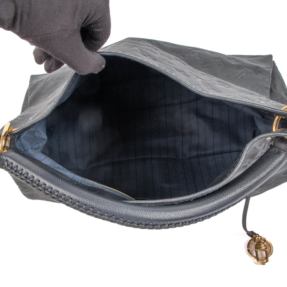 Shop 100% authentic second-hand Louis Vuitton Blue Shoulder Bag on Labellov.com