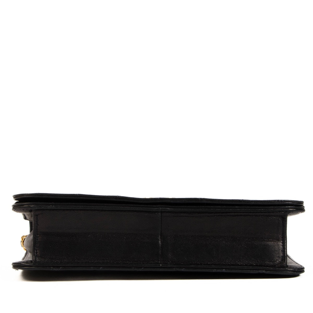 Shop 100% authentic second-hand Chanel Blue Vintage Chain Flap Bag on Labellov.com