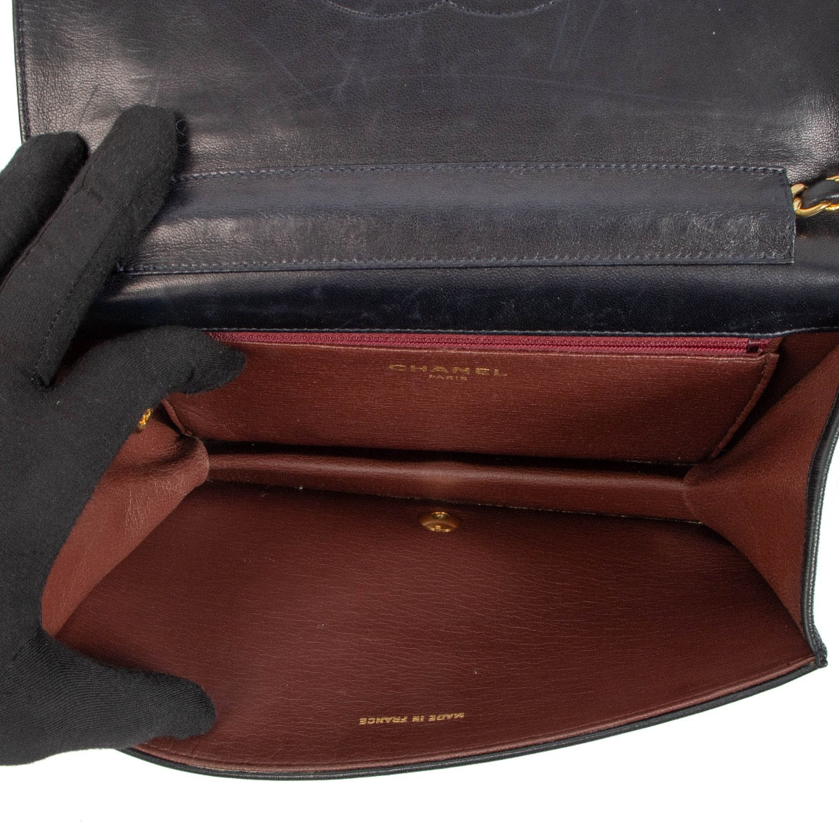 Shop 100% authentic second-hand Chanel Blue Vintage Chain Flap Bag on Labellov.com
